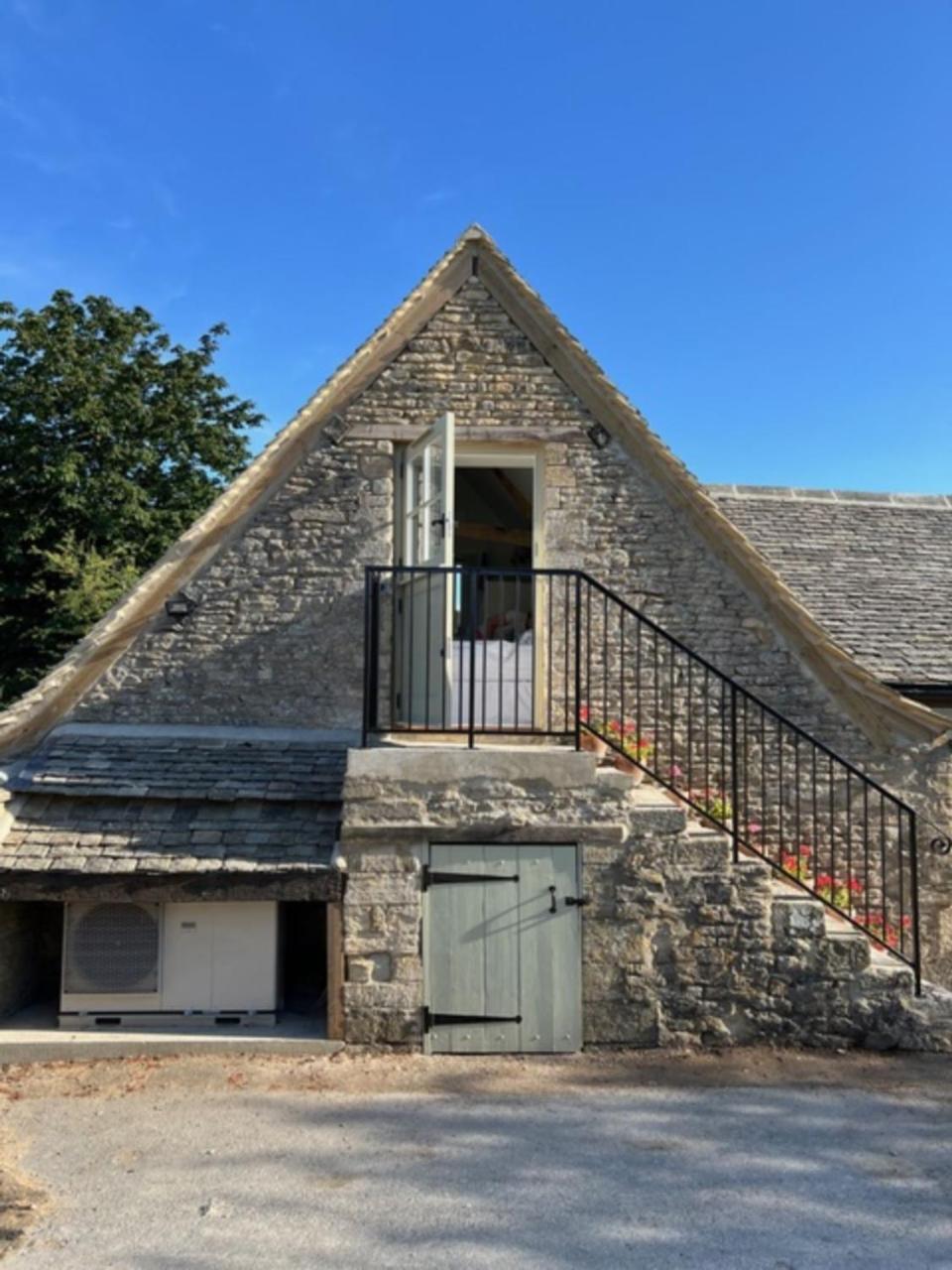 Idyllic Secluded Hideaway With Countryside Views On The Edge Of The Cotswolds Villa Hailey Exterior foto